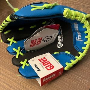 NWT Franklin Teeball 9.0” Glove for Lefties.